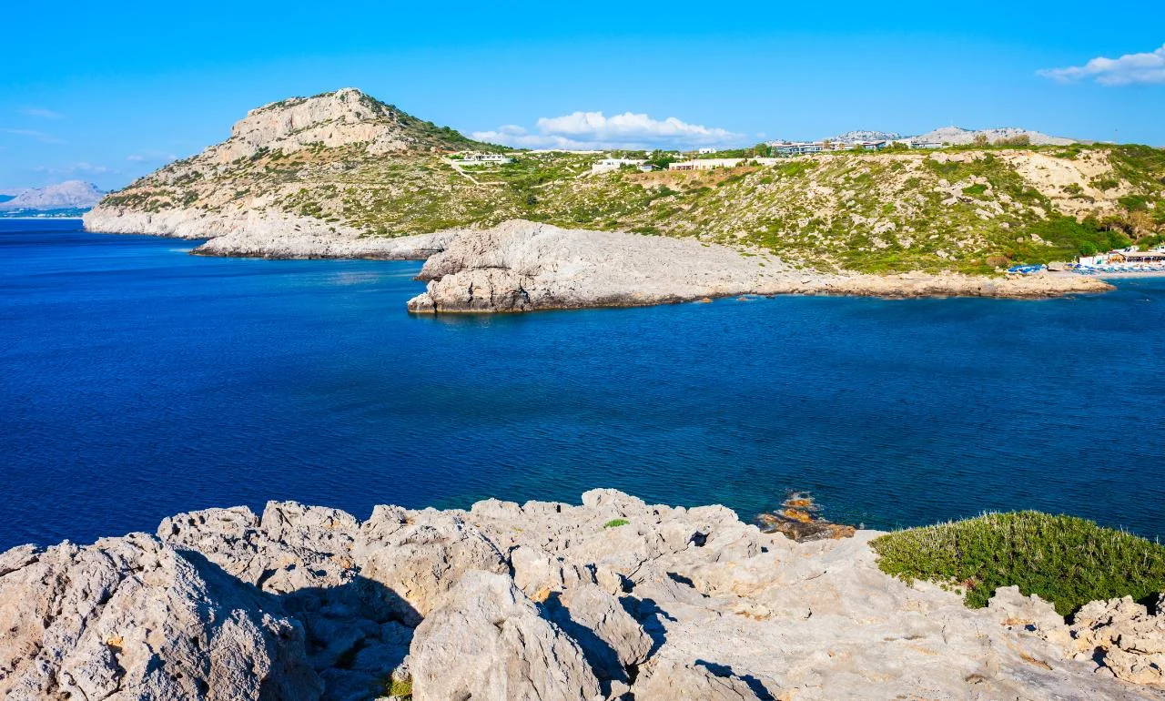 Plaża Ladiko i Zatoka Anthony'ego Quinna