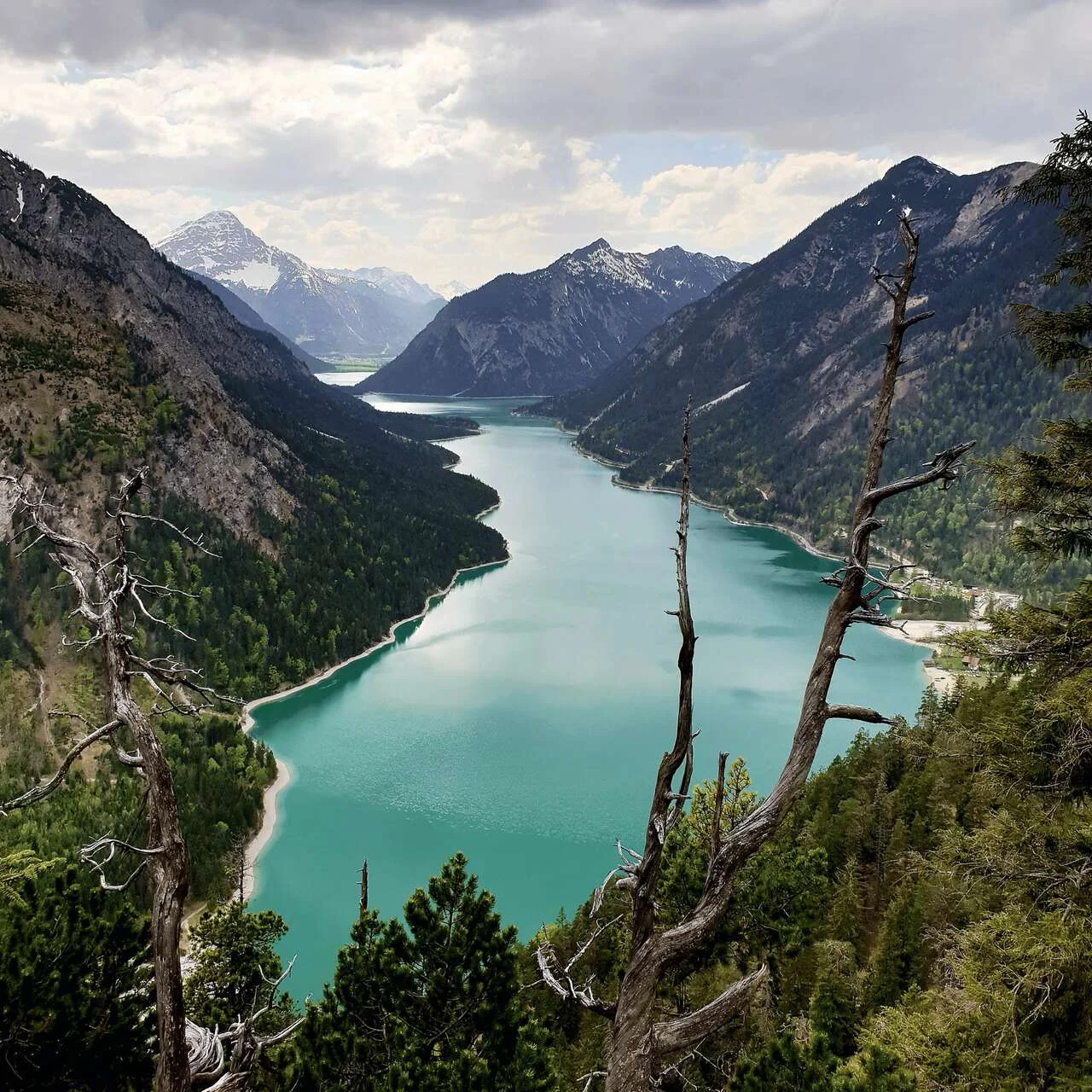 Jezioro w alpach austriackich