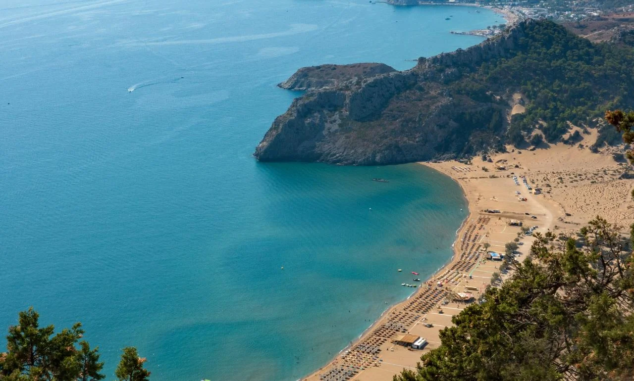 Widok na plażę Tsambika