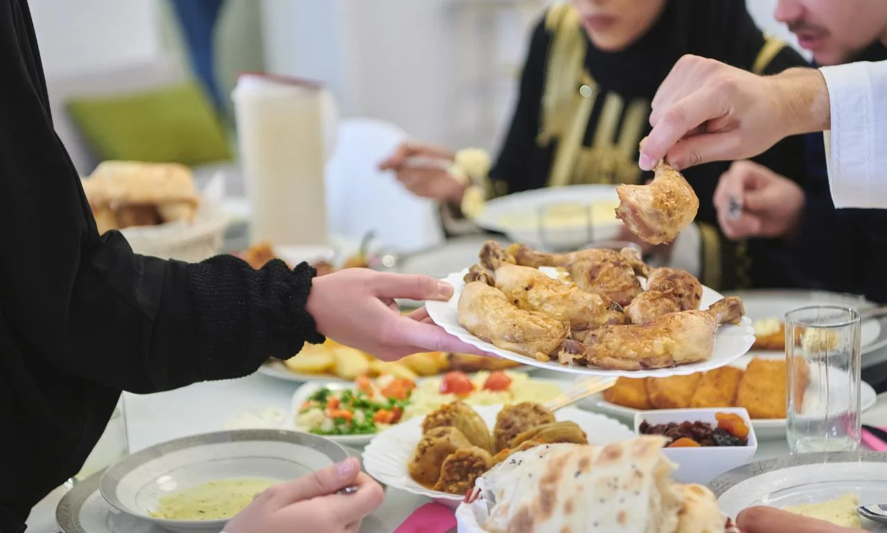 Iftar, czyli wieczorny posiłek w czasie ramadanu